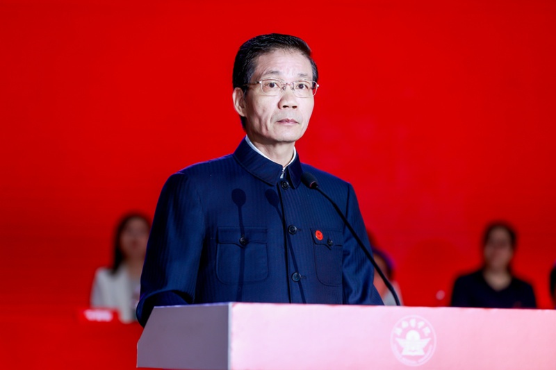 中国科学院院士、mg4355线路检测官网校长陈国强发表主旨讲话。